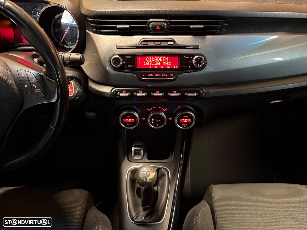 Alfa Romeo Giulietta 1.6 JTDm Veloce - 15