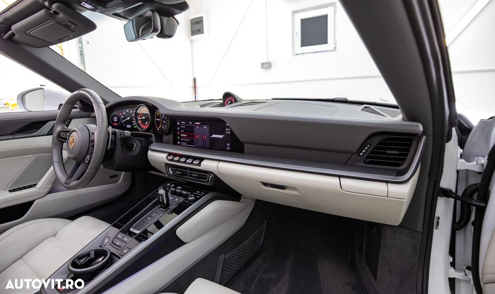 Porsche 911 Carrera 4S PDK - 21