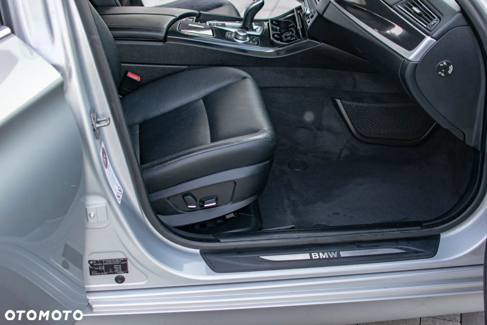 BMW Seria 5 - 32