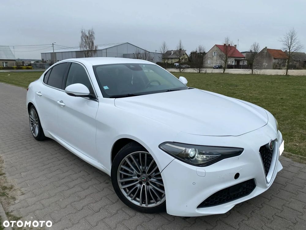 Alfa Romeo Giulia 2.2 AT8 Super - 26