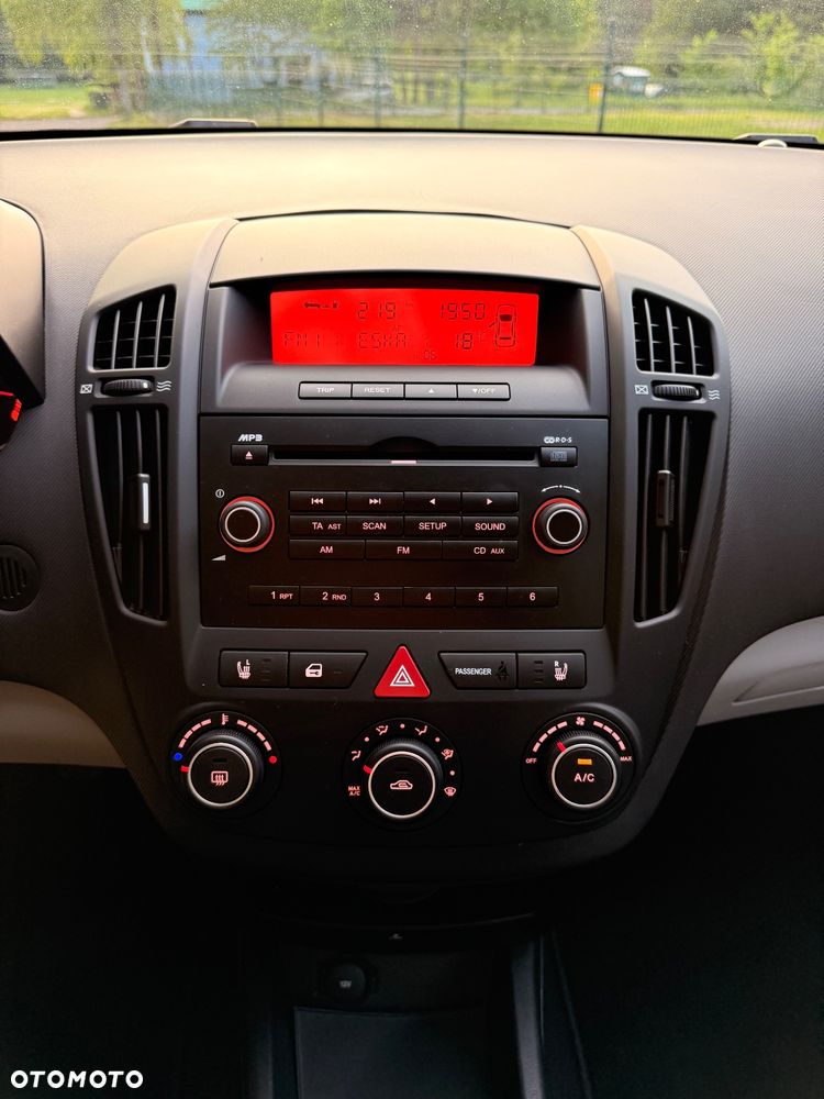 Kia Ceed 1.4 Comfort - 31