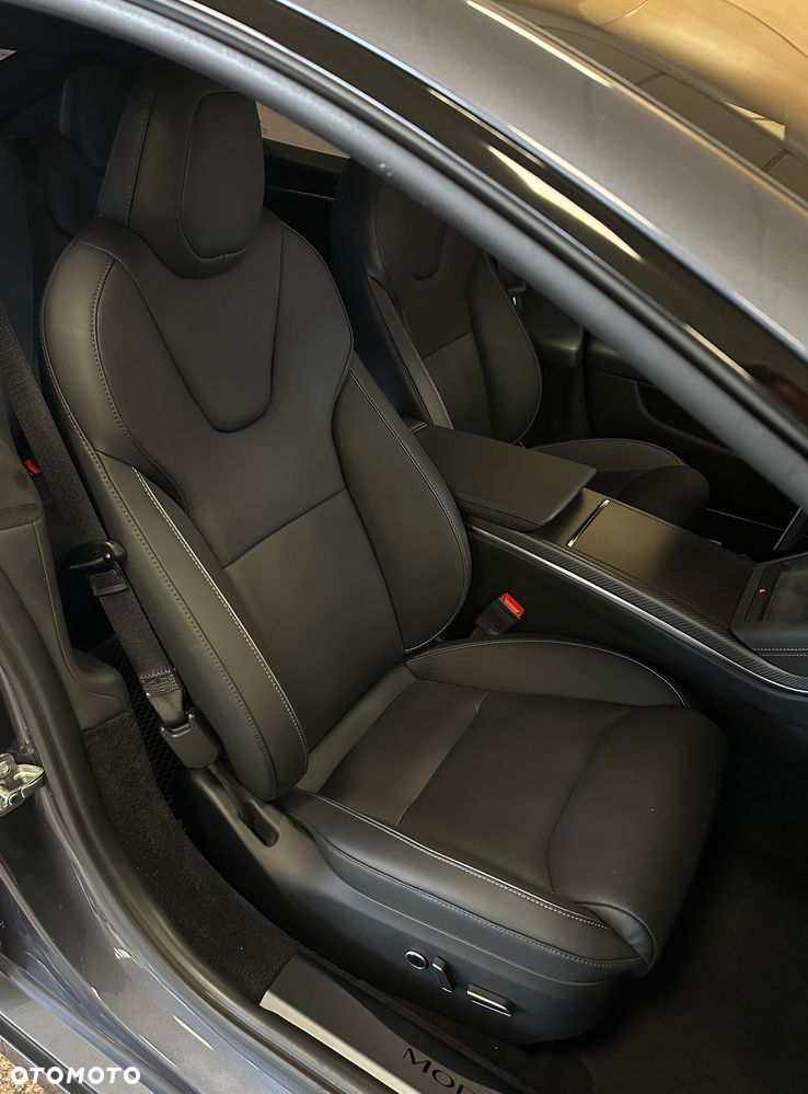Tesla Model S Plaid - 10