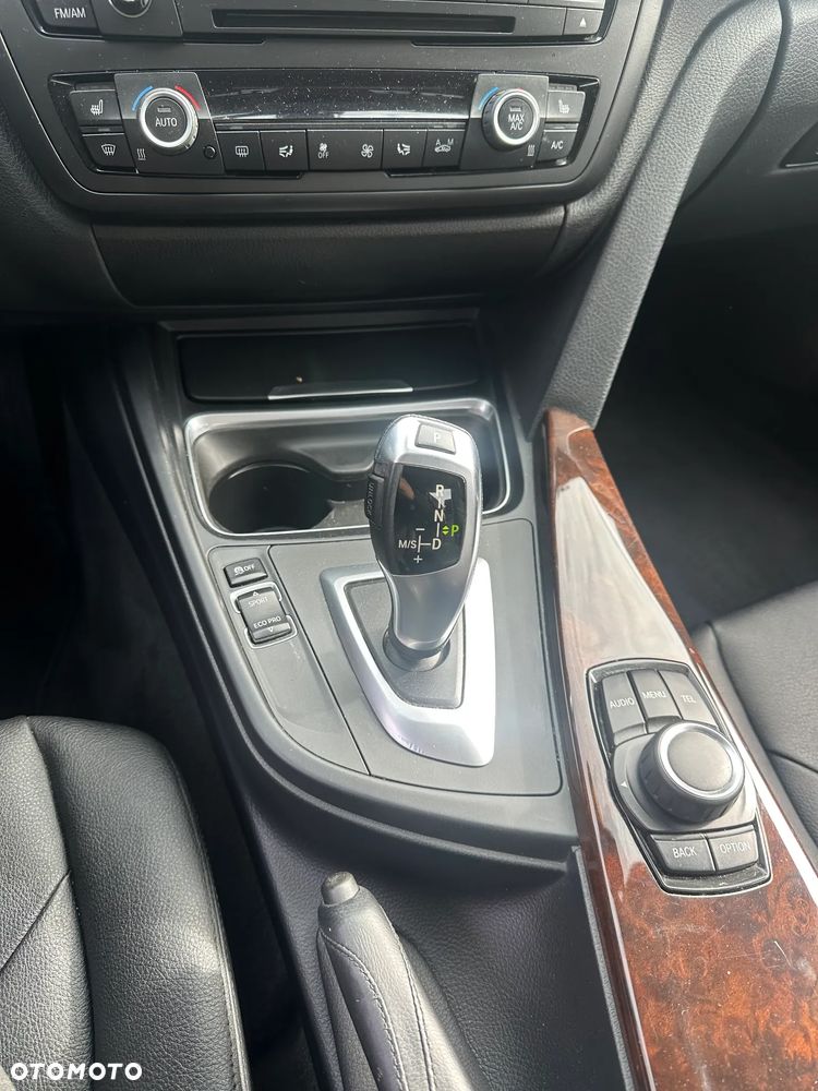 BMW Seria 3 328i xDrive - 21