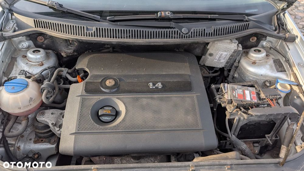 Volkswagen Polo 1.4 16V Basis - 7