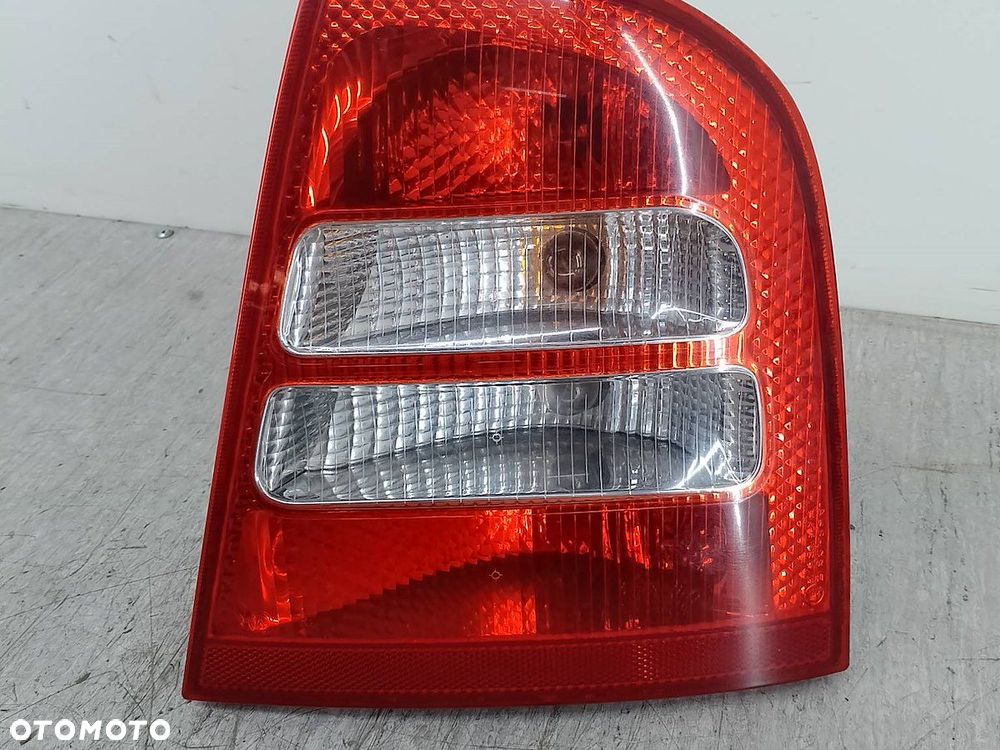 LAMPA TYLNA PRAWA SKODA OCTAVIA I FL 1U6945096 1U6945112 LIFTBACK - 1