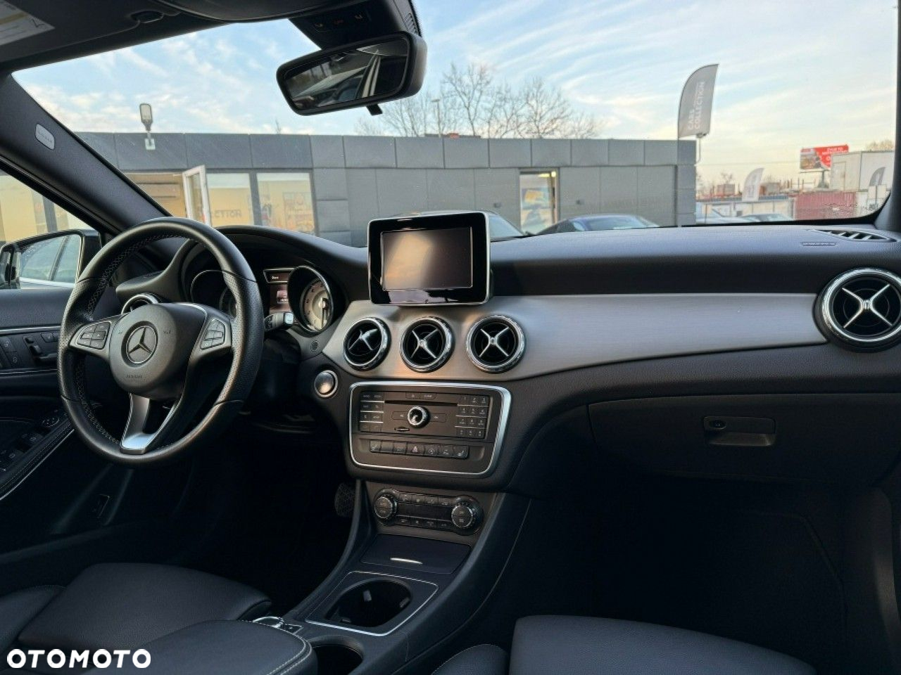 Mercedes-Benz GLA - 14