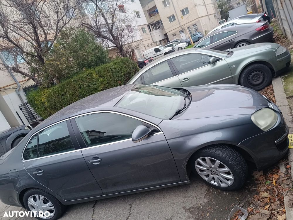 Volkswagen Jetta 1.9 TDI Comfortline - 1