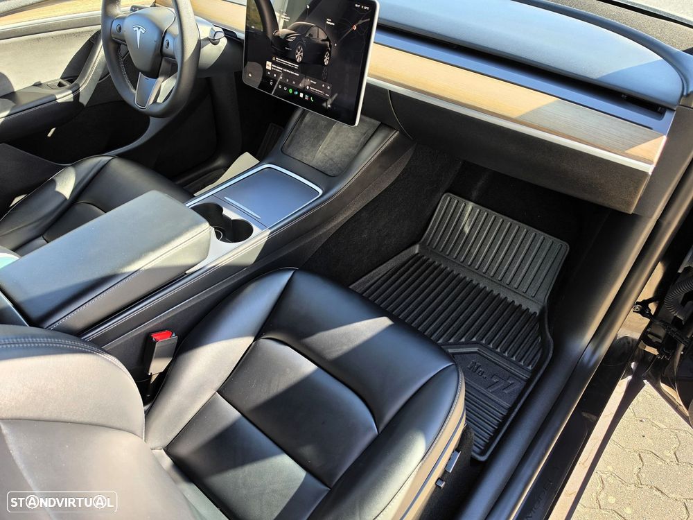 Tesla Model Y Standard - 28