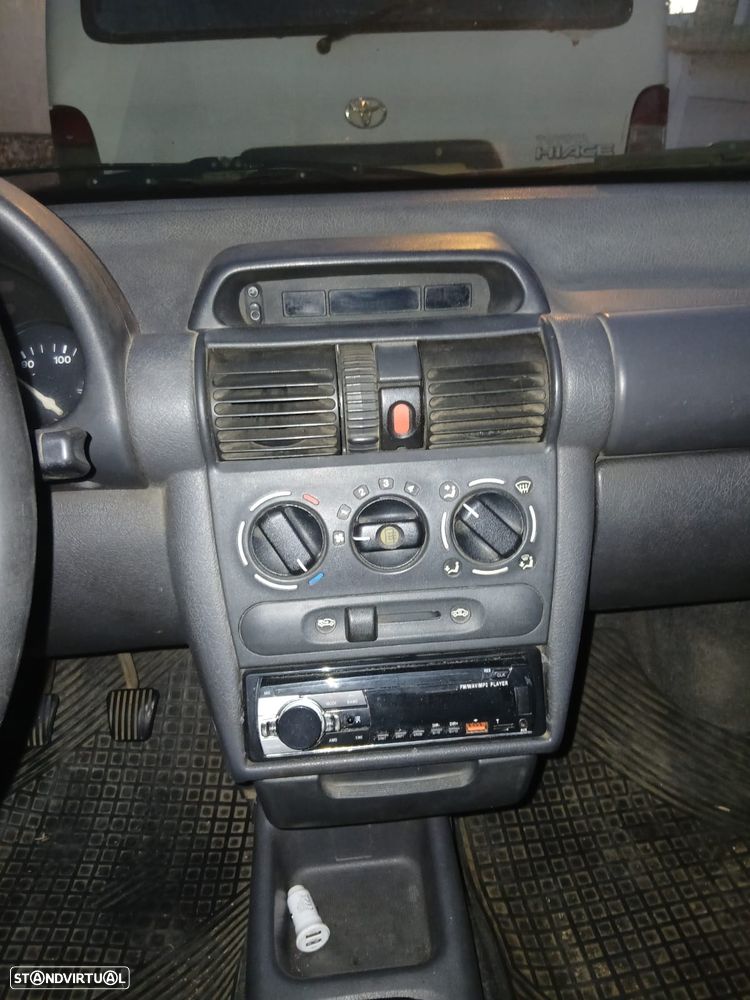 Opel Corsa - 8