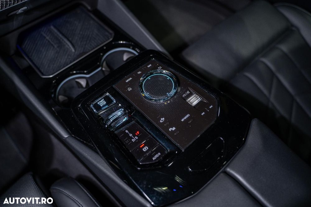 BMW Seria 5 520i AT MHEV - 32