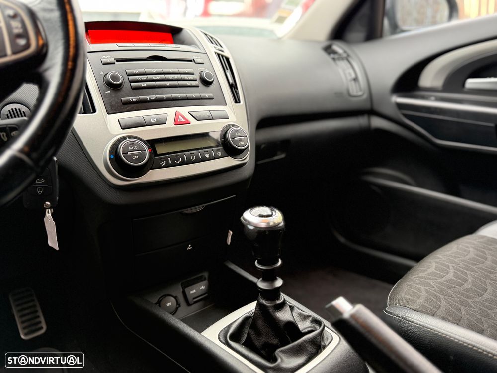 Kia Ceed 1.6 CRDi EX - 17