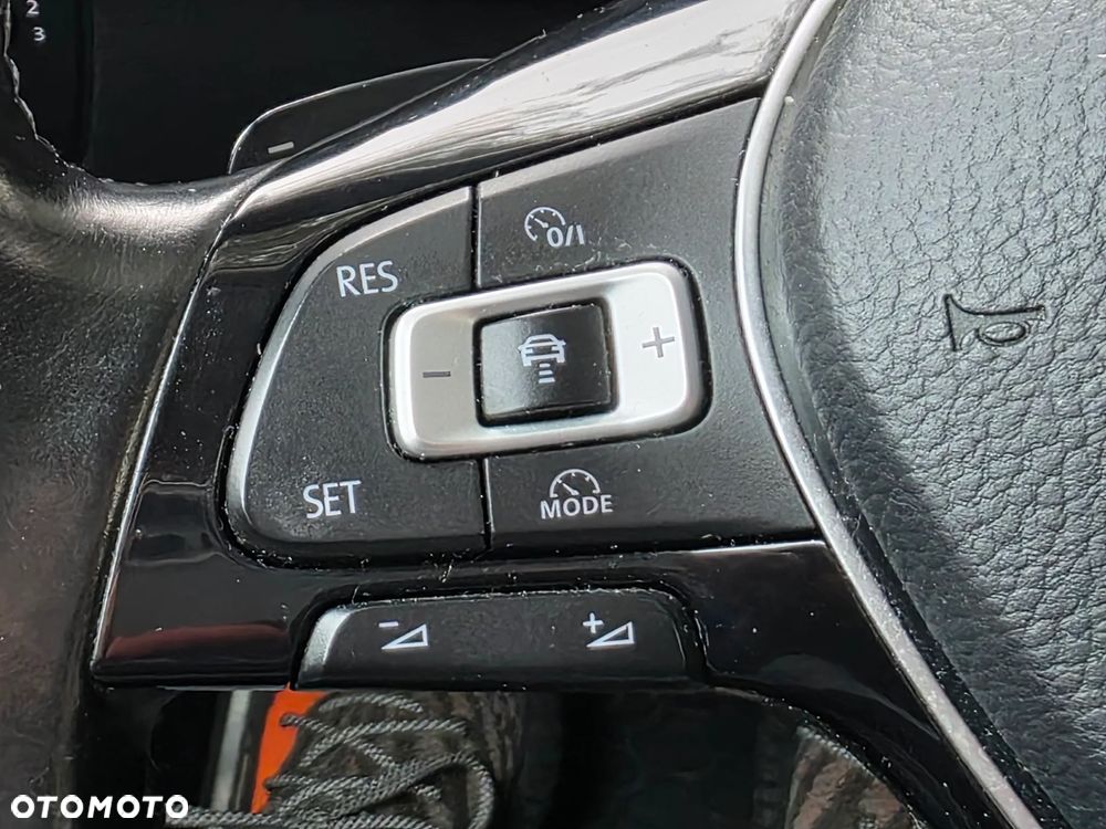 Volkswagen Passat 2.0 TDI BMT 4Mot Highline DSG - 23