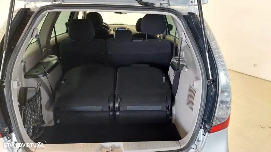Mitsubishi Grandis - 14