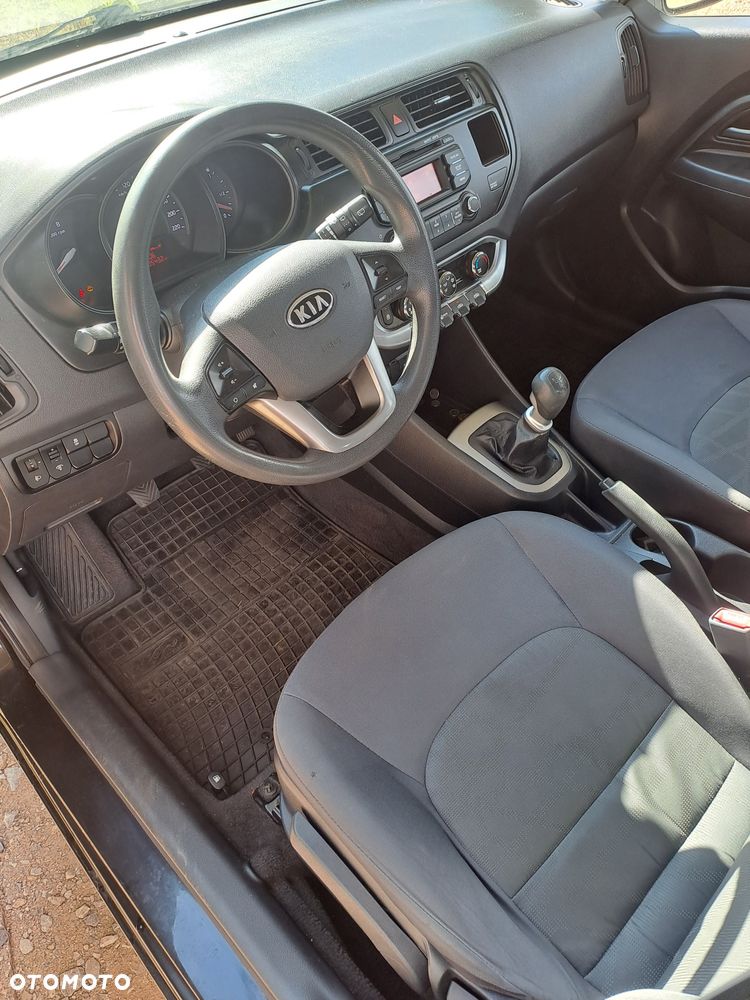 Kia Rio - 7