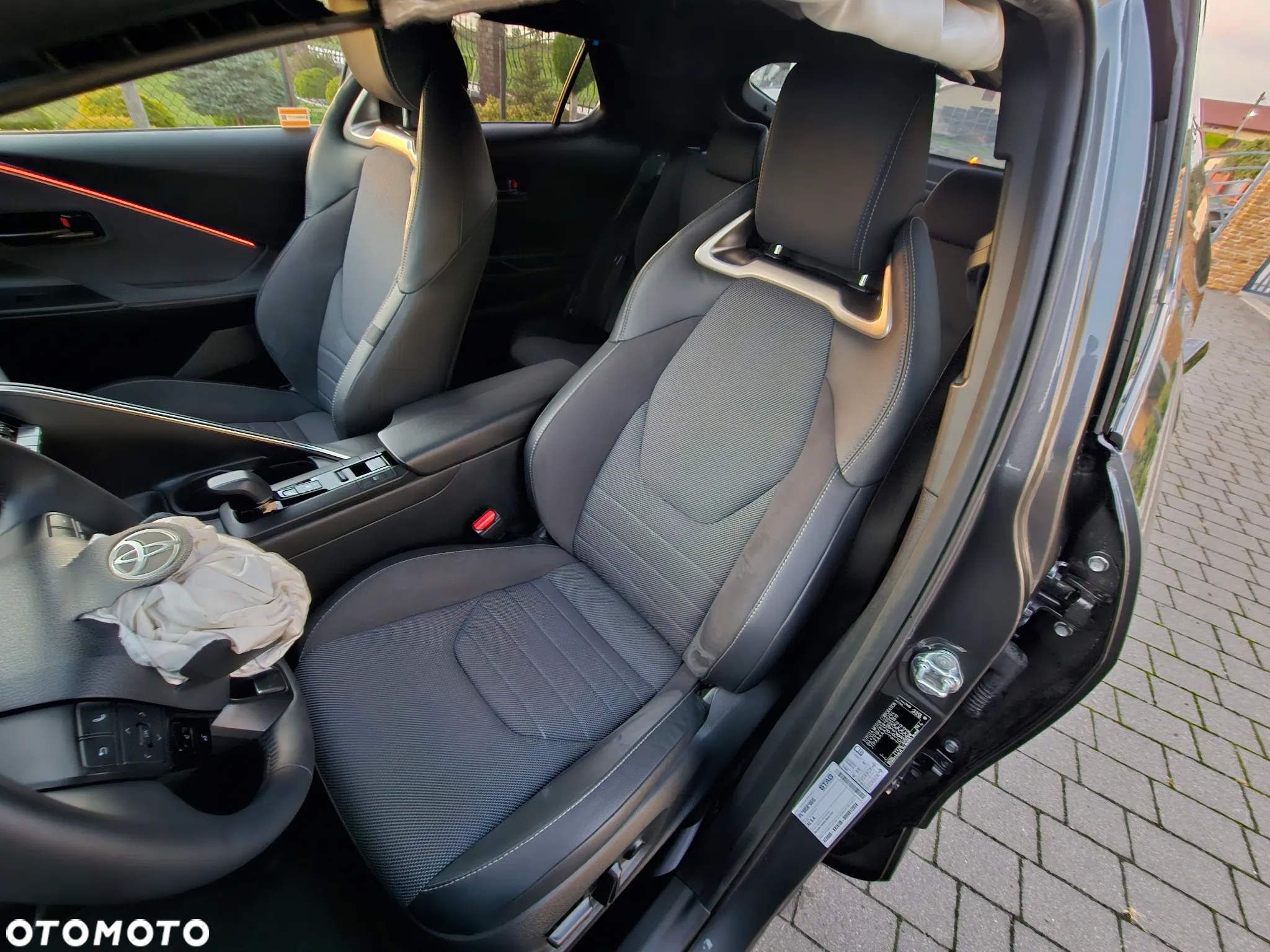 Toyota C-HR 1.8 Hybrid Executive - 12