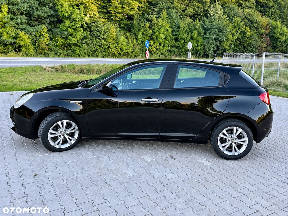 Alfa Romeo Giulietta 2010 photo 5