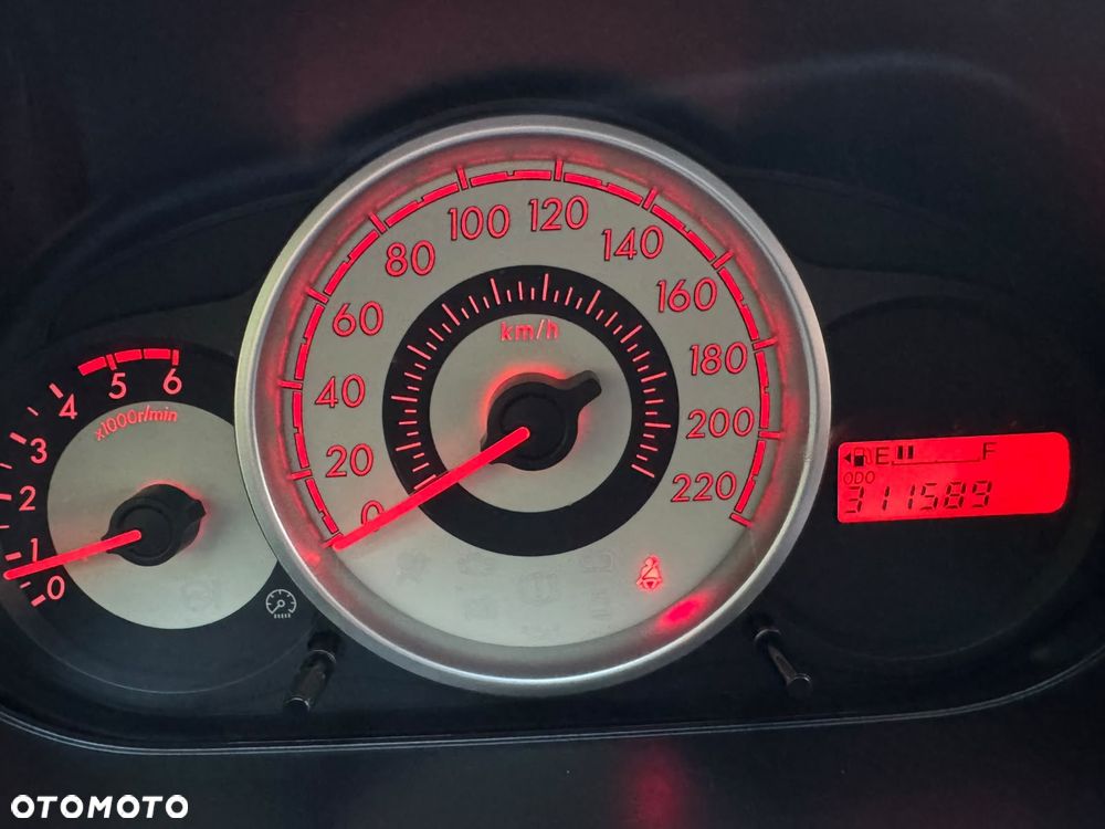 Mazda 2 - 10