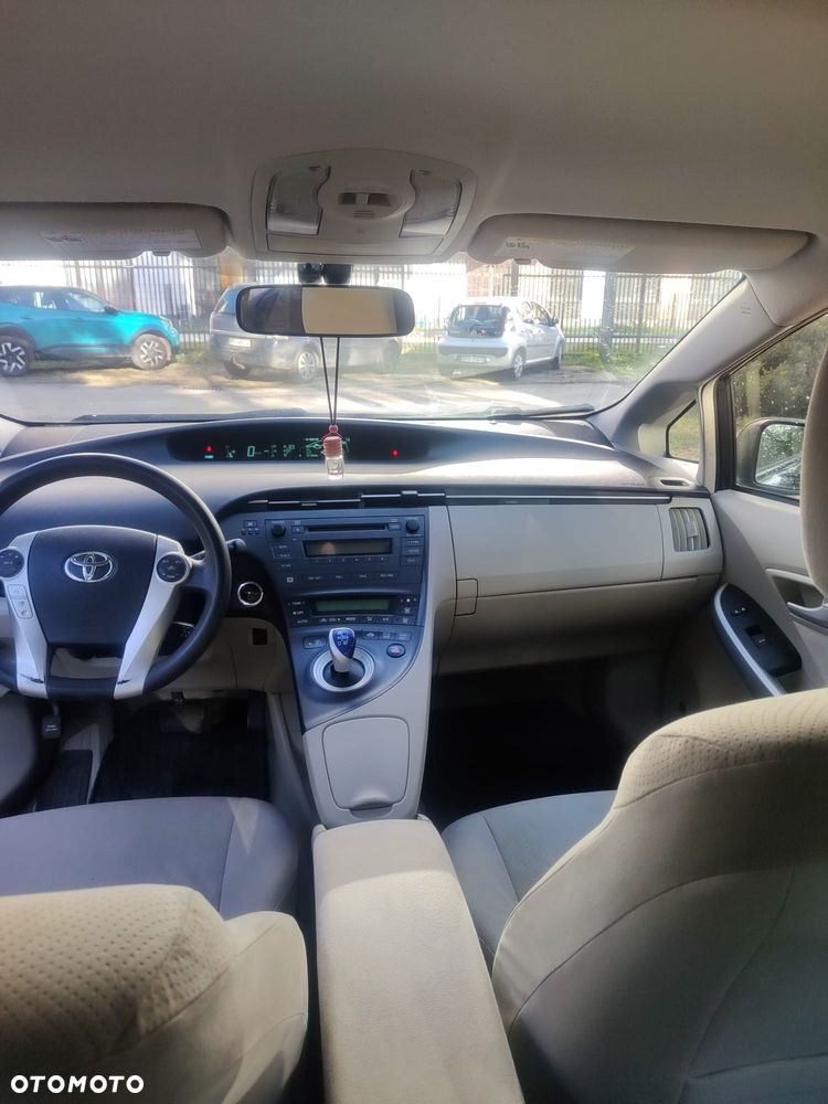 Toyota Prius 1.8 HSD Prestige - 12