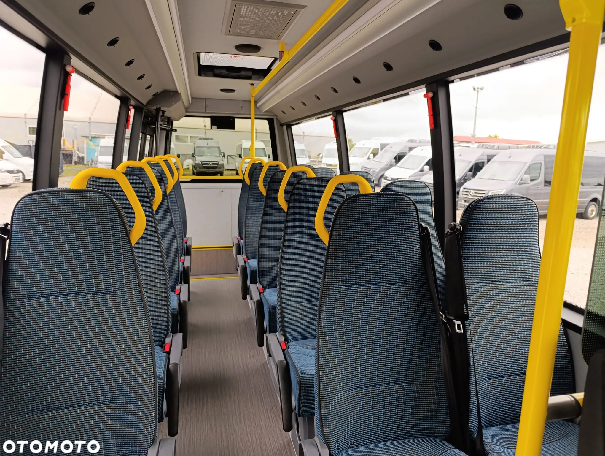 Mercedes-Benz Sprinter 517 - 21