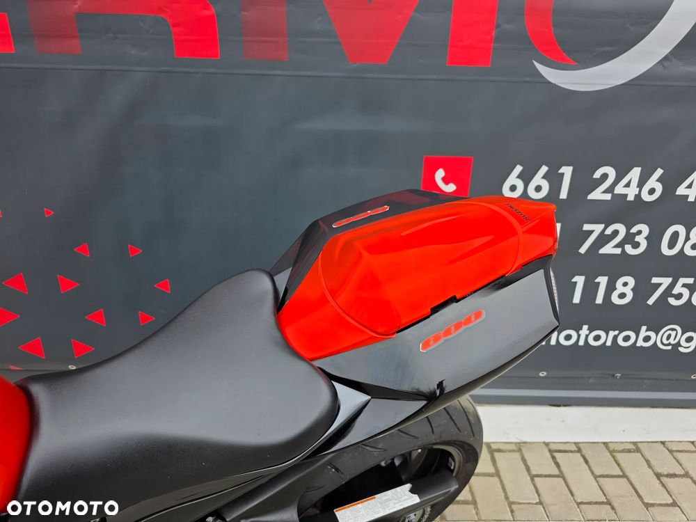 Suzuki GSX-R - 25