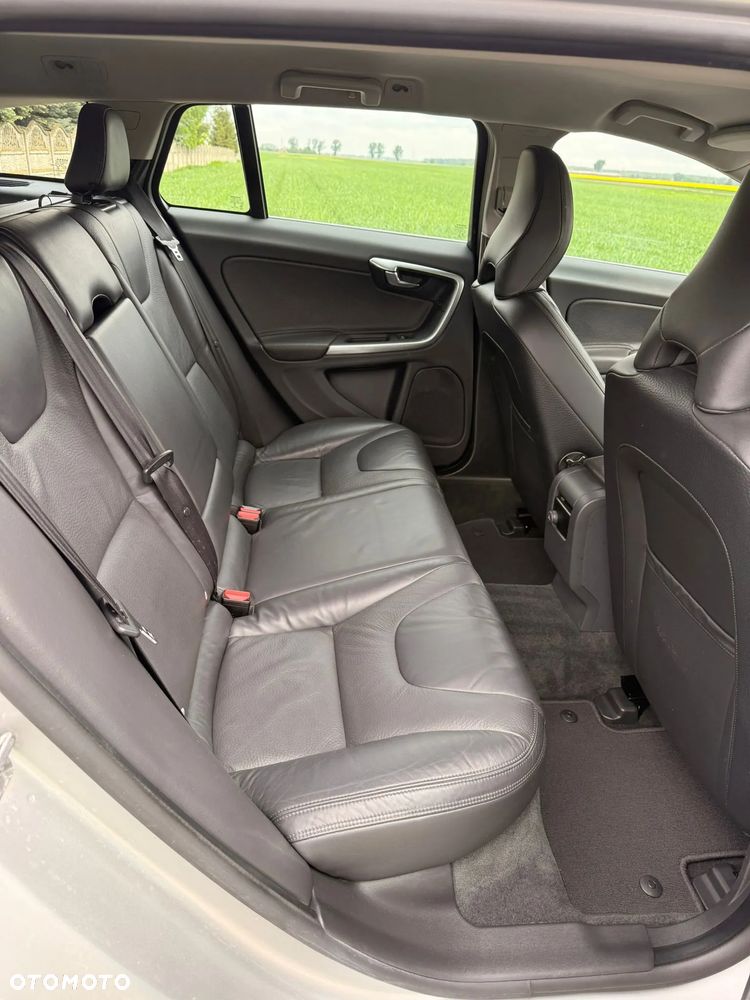 Volvo V60 D3 Kinetic - 14