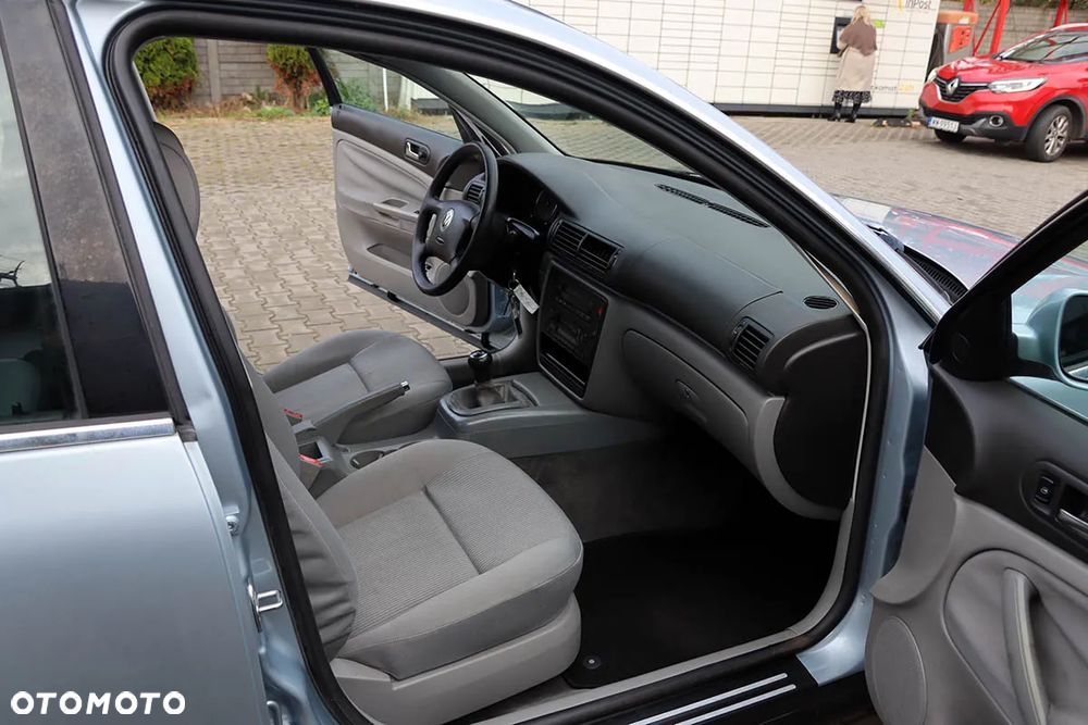 Volkswagen Passat 1.9 TDI Comfortline - 19