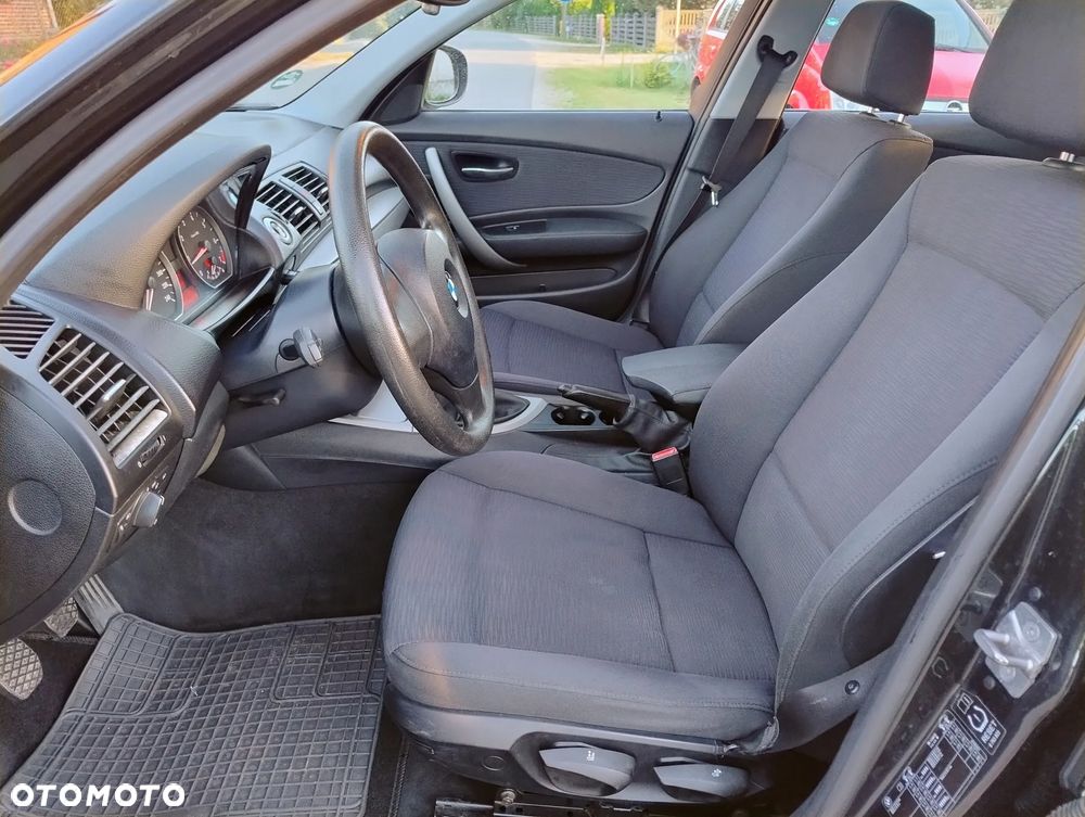 BMW Seria 1 118i - 11
