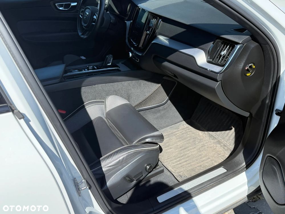 Volvo XC 60 B4 D AWD Geartronic RDesign - 12