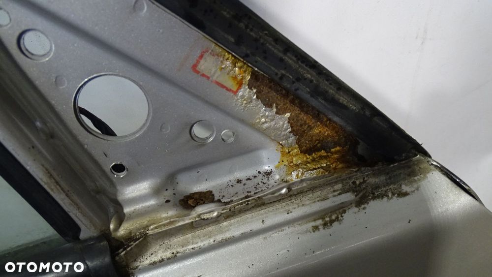 DRZWI PRAWY PRZÓD HYUNDAI TERRACAN  YK WARM SILVER - 8