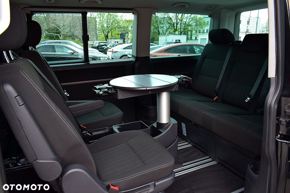 Volkswagen Multivan - 8