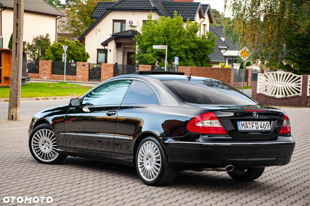 Mercedes-Benz CLK Coupe 350 7G-TRONIC Avantgarde - 16