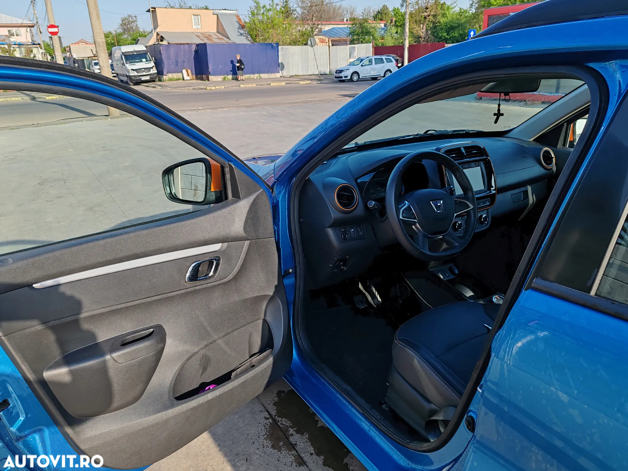 Dacia Spring Expression - 9