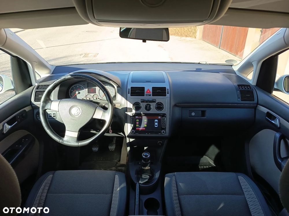 Volkswagen Touran 1.6 Cross - 4