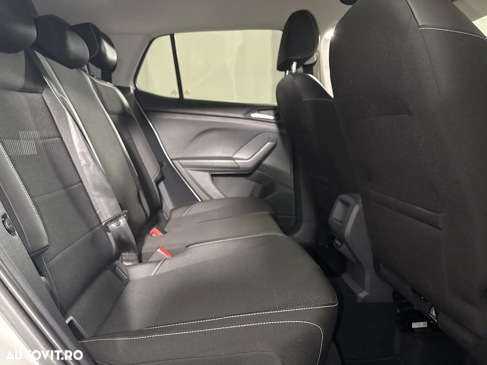 Volkswagen T-Cross - 13