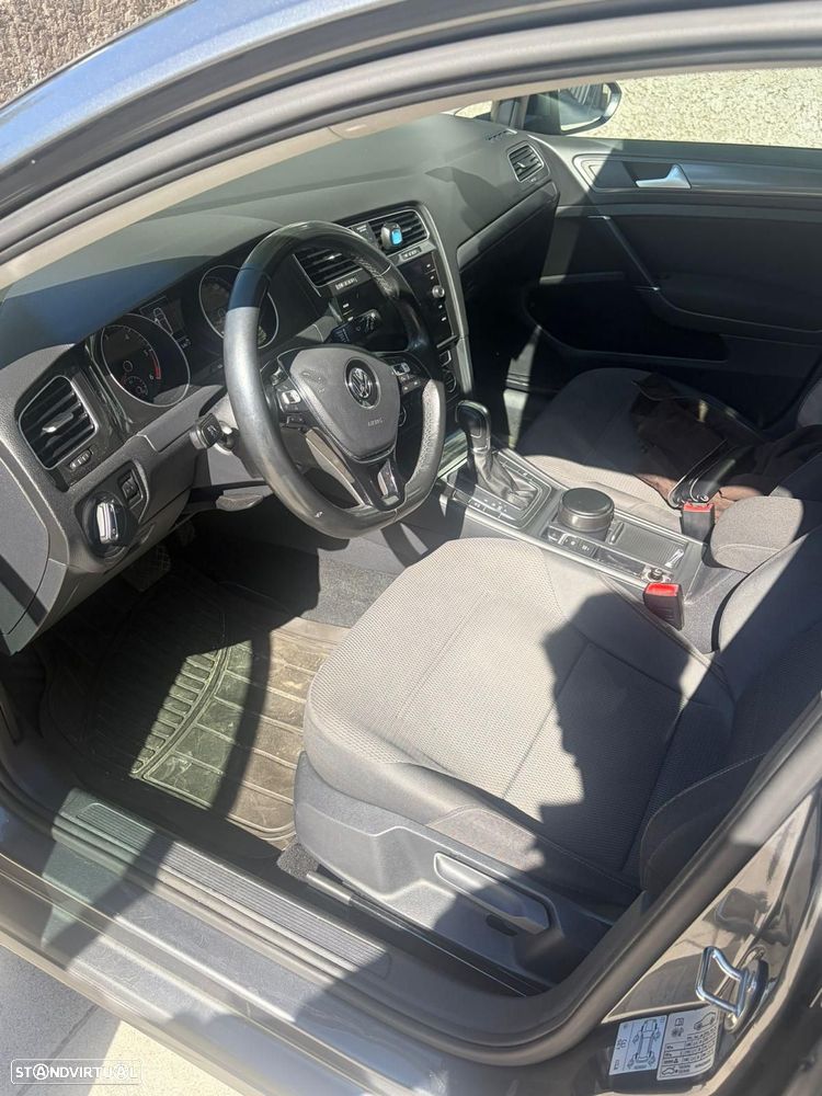 VW Golf Variant 1.6 TDi Confortline DSG - 4