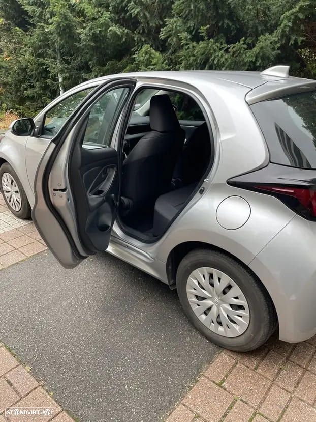 Toyota Yaris 1.0 VVT-i Comfort Plus - 2