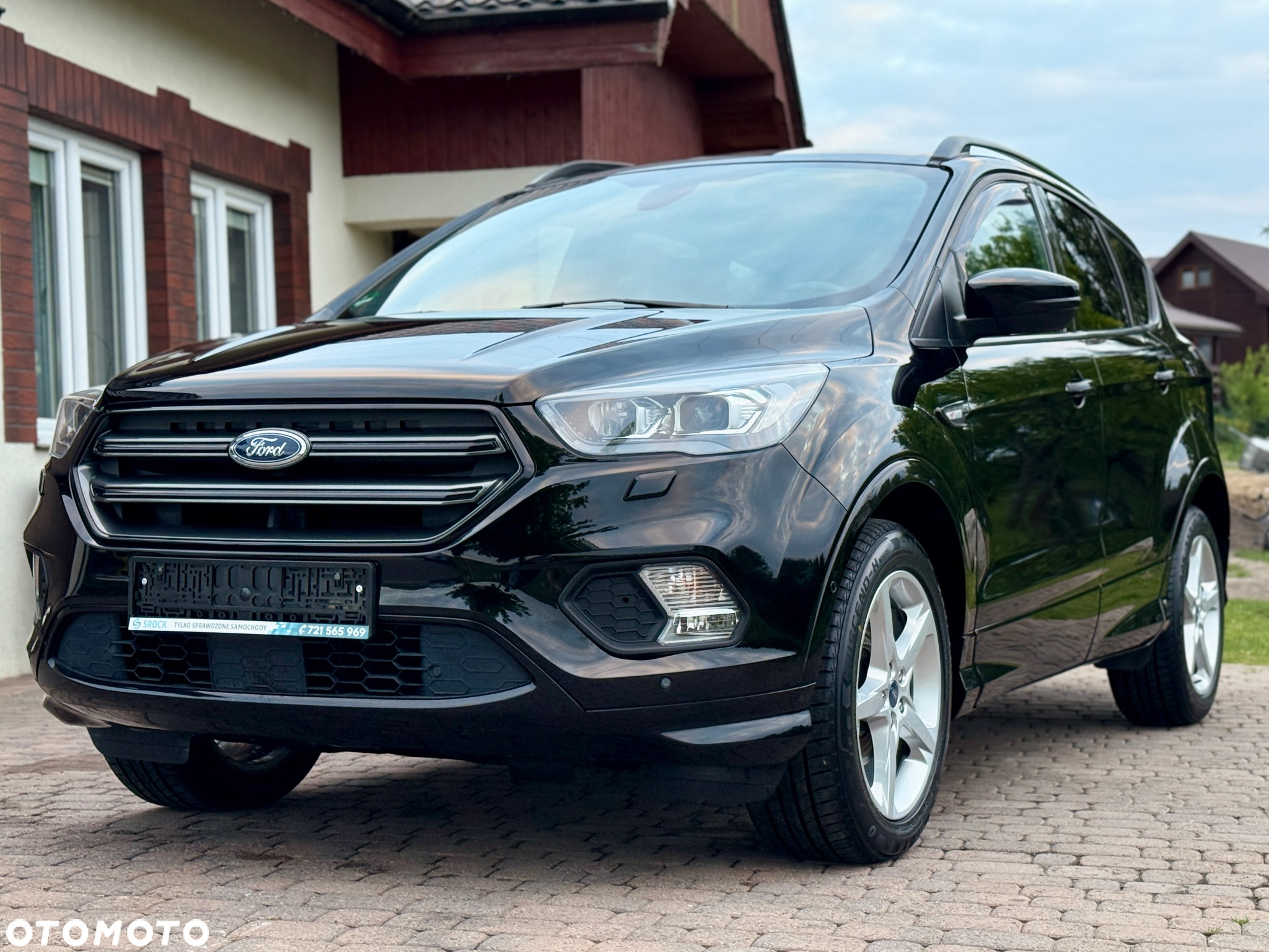 Ford Kuga 1.5 EcoBoost 2x4 ST-Line - 4