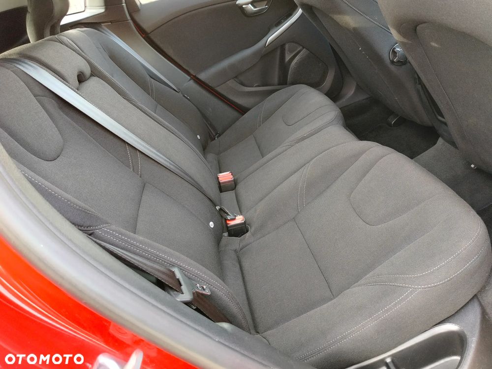 Volvo V40 D2 Momentum - 12