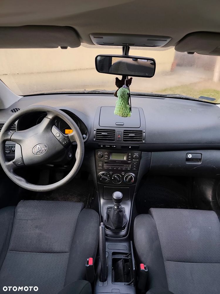 Toyota Avensis 2.0 D-4D - 8