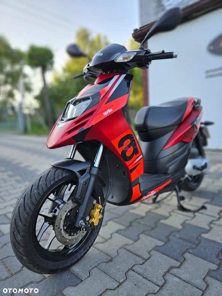 Aprilia SR - 9