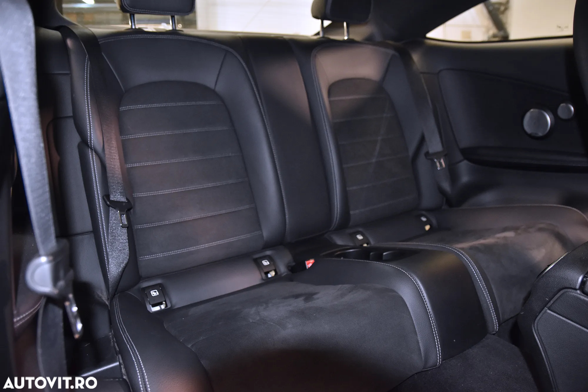 Mercedes-Benz C 300 Coupe 9G-TRONIC AMG Line - 12