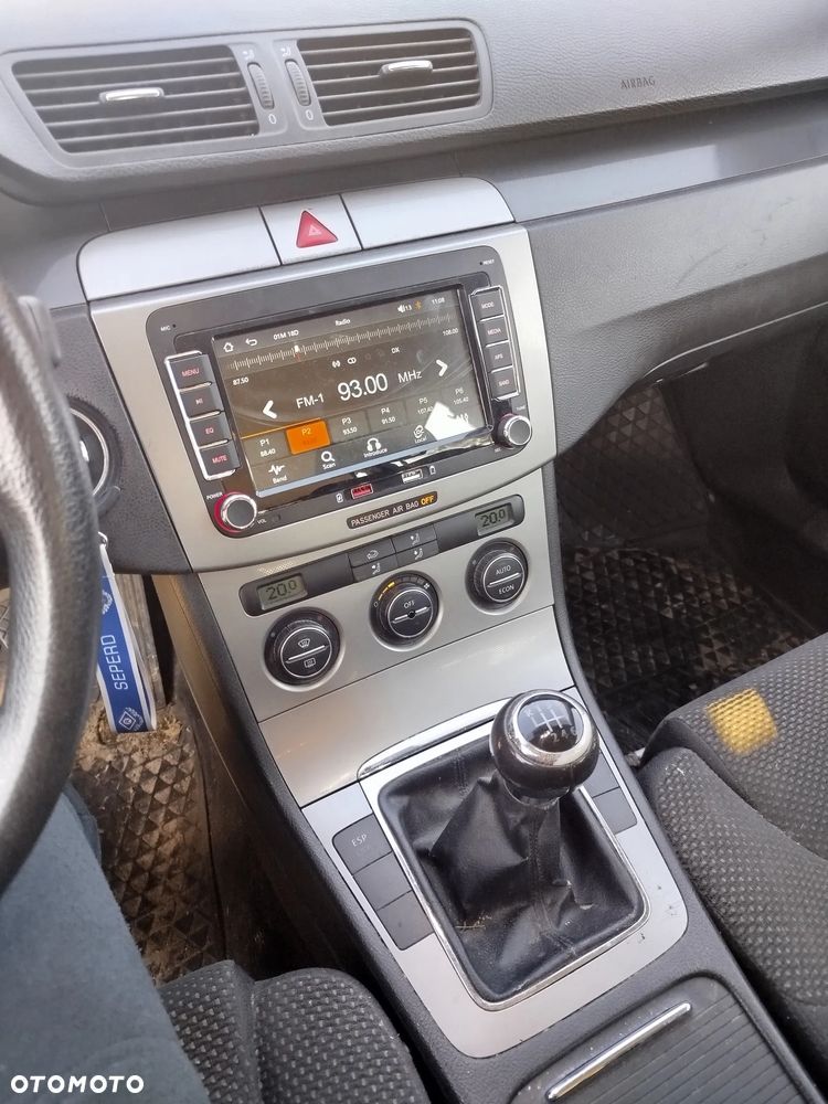 Volkswagen Passat 2.0 TDI Comfortline - 8