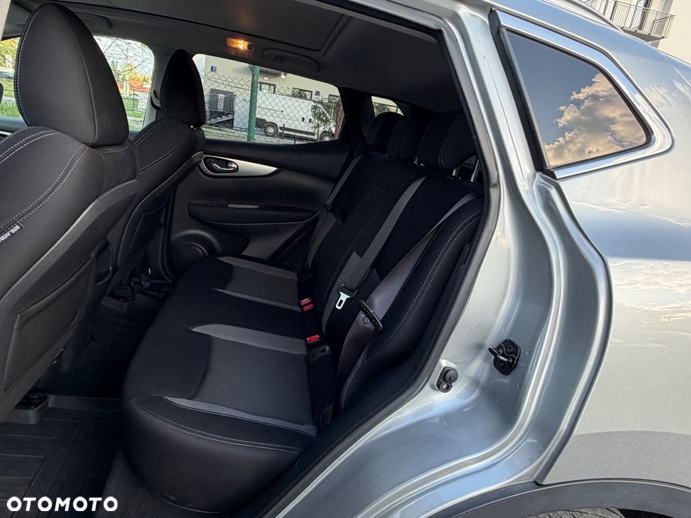 Nissan Qashqai 1.5 dCi N-Connecta - 13