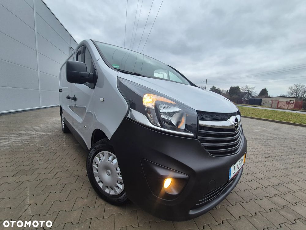 Opel Vivaro - 1
