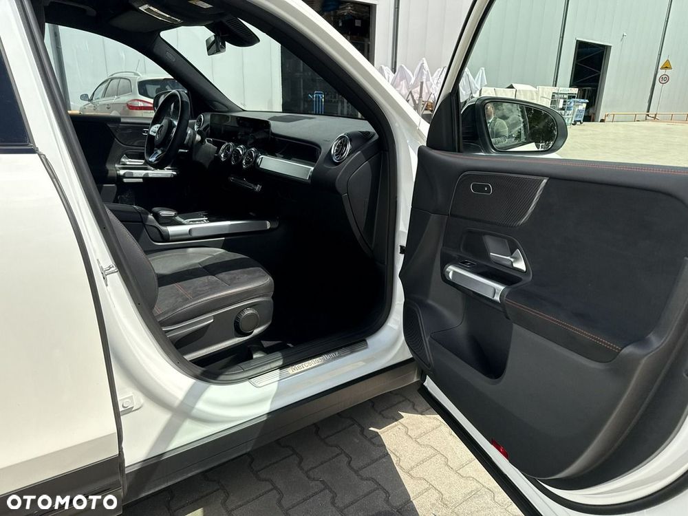Mercedes-Benz GLB 200 7G-DCT - 20
