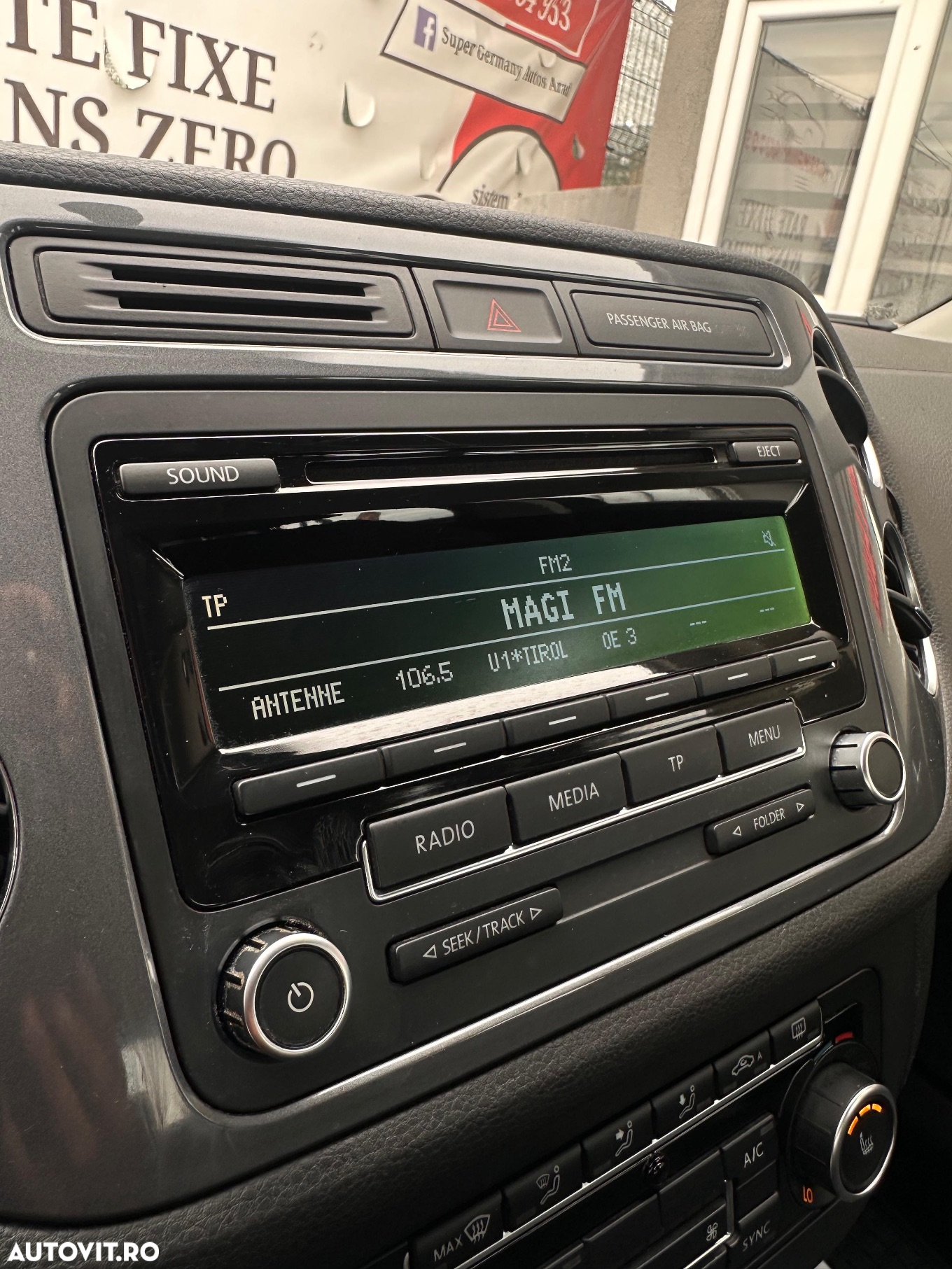 Volkswagen Tiguan - 11