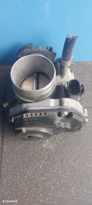 Przepustnica VW Golf IV 1.9 TDI 06A133064J - 1