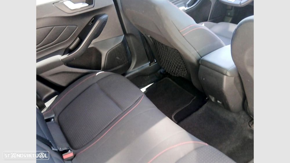 Ford Focus SW 1.0 EcoBoost MHEV ST-Line - 18