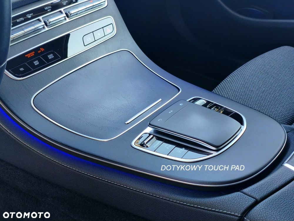 Mercedes-Benz Klasa E 300 4Matic 9G-TRONIC - 16