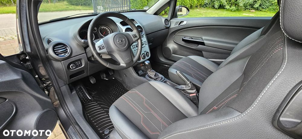 Opel Corsa 1.4 16V 150 Jahre - 14
